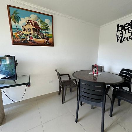 Sea Life Apartamentos En Via Principal Centro Y San Luis San Andrés Esterno foto