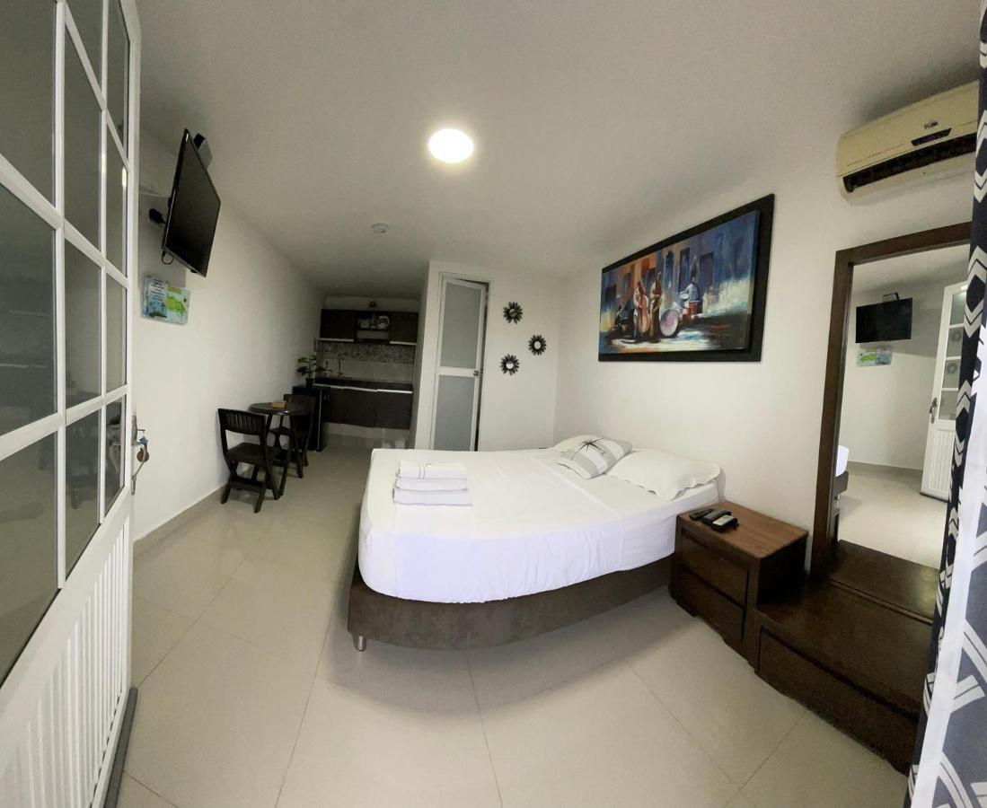 Sea Life Apartamentos En Via Principal Centro Y San Luis San Andrés Esterno foto