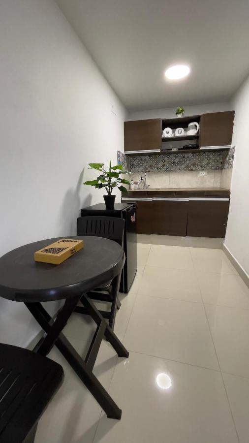 Sea Life Apartamentos En Via Principal Centro Y San Luis San Andrés Esterno foto