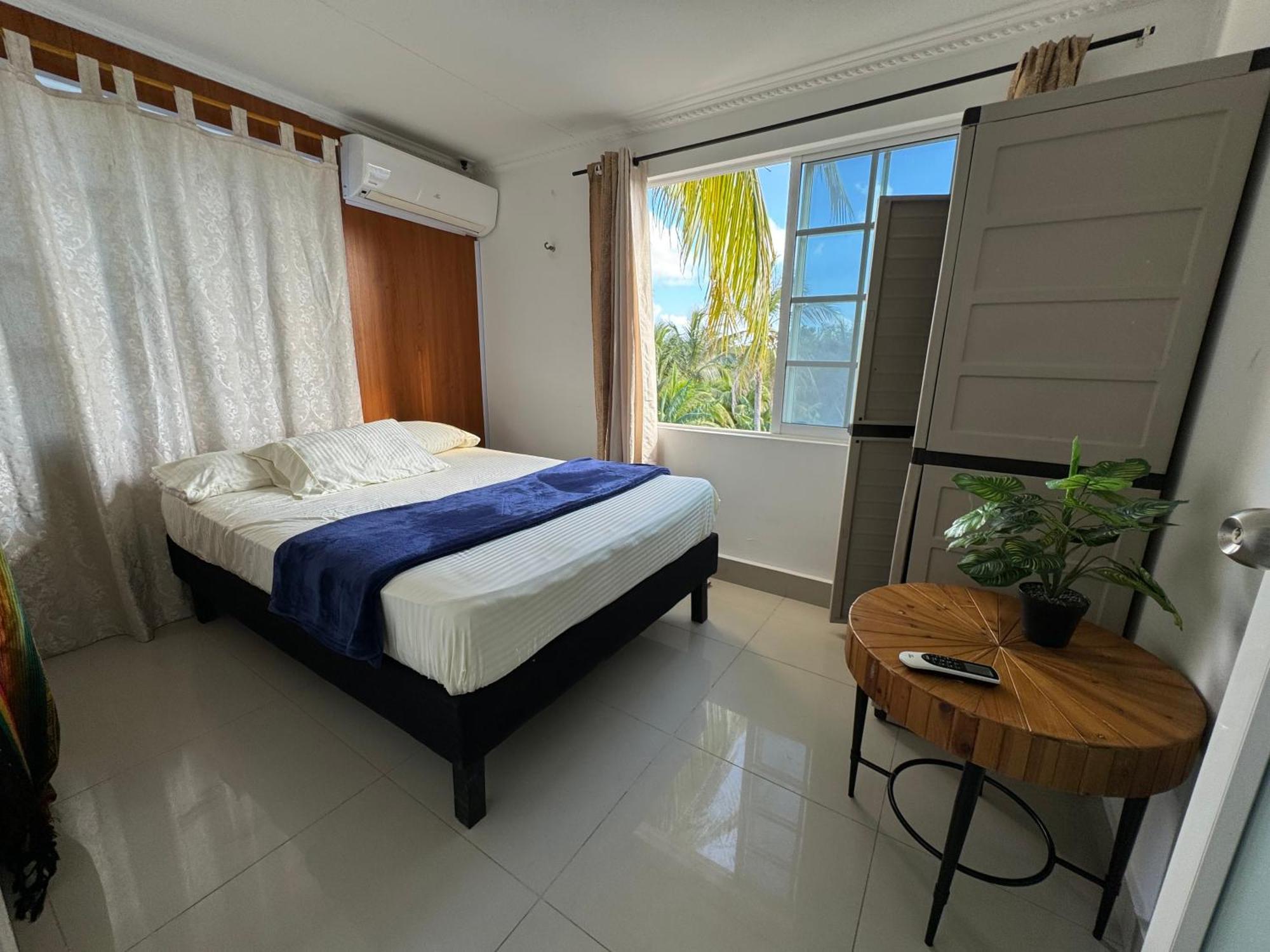 Sea Life Apartamentos En Via Principal Centro Y San Luis San Andrés Esterno foto