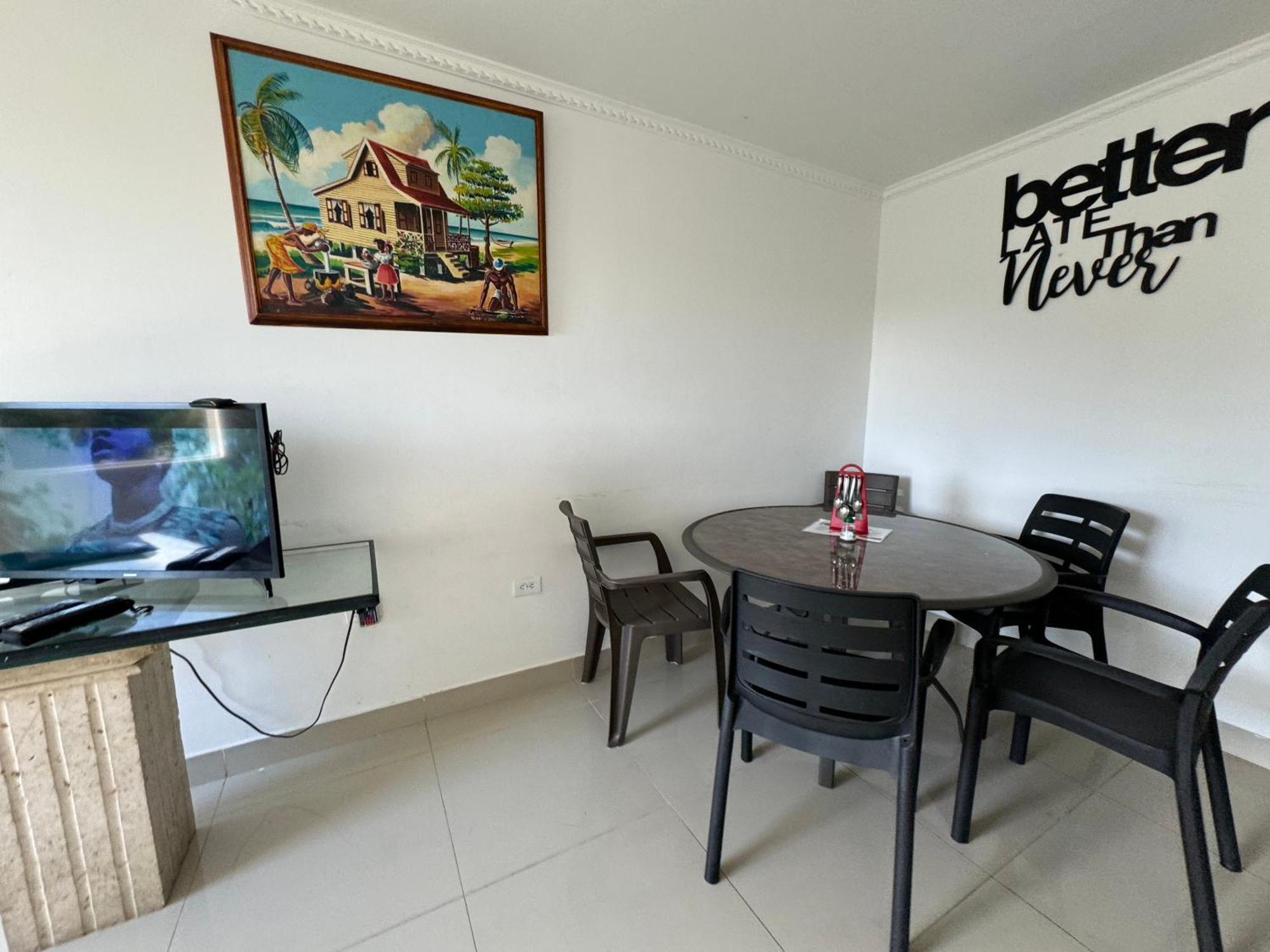 Sea Life Apartamentos En Via Principal Centro Y San Luis San Andrés Esterno foto