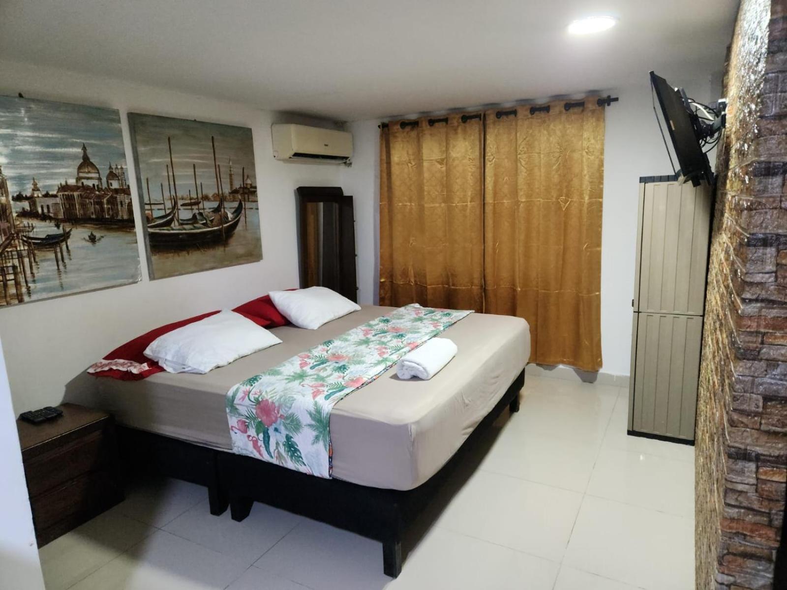 Sea Life Apartamentos En Via Principal Centro Y San Luis San Andrés Esterno foto