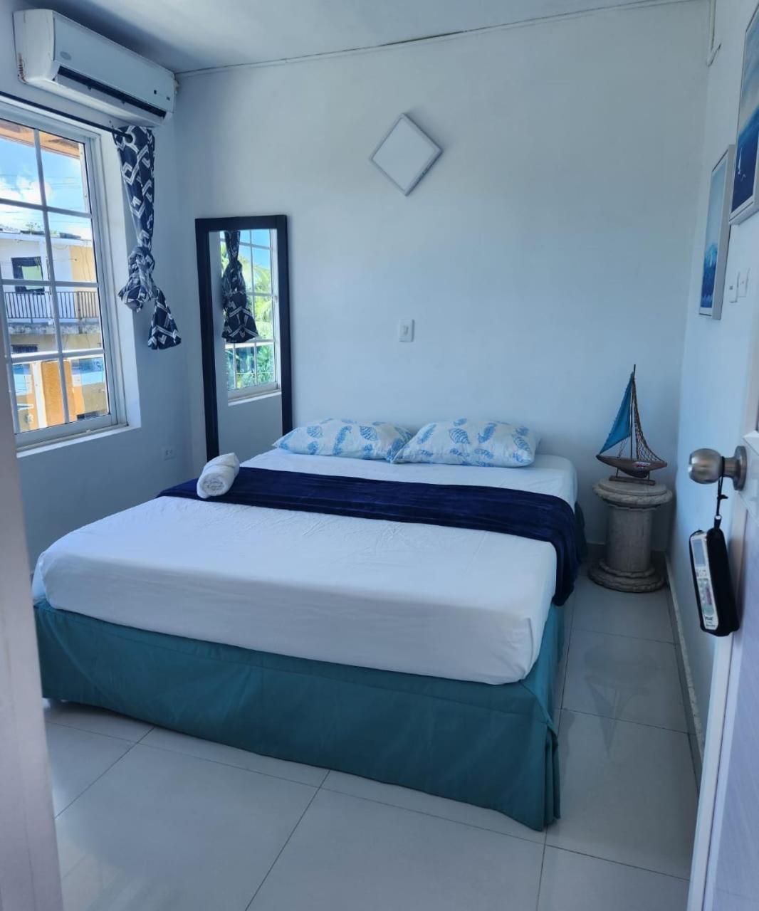 Sea Life Apartamentos En Via Principal Centro Y San Luis San Andrés Esterno foto